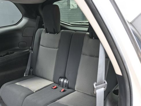 Used 2020 Nissan Pathfinder SV AWD/4WD image 29