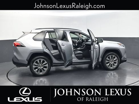 Used 2021 Toyota RAV4 XLE Premium AWD/4WD image 32