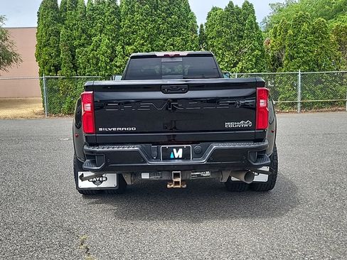Used 2022 Chevrolet Silverado 3500 High Country w/ Technology Package AWD/4WD image 6