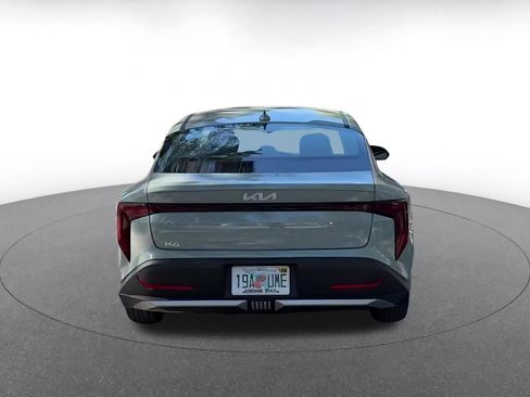 Used 2025 Kia K4 LXS image 12