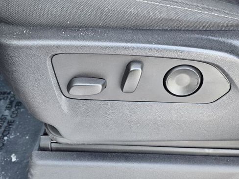 Used 2023 Chevrolet Silverado 1500 LT Trail Boss w/ LPO, Dark Essentials Package image 12