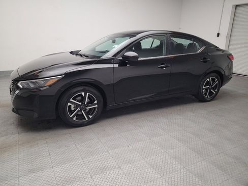 Used 2025 Nissan Sentra SV FWD image 2