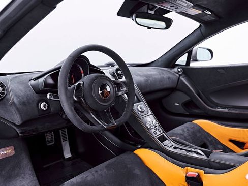 Used 2016 McLaren 675LT Coupe RWD image 2