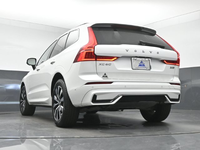 Used 2024 Volvo XC60 B5 Plus w/ Protection Package Premier AWD/4WD image 15