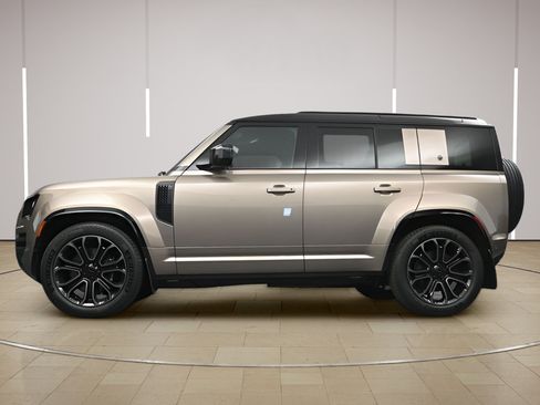 New 2026 Land Rover Defender 110 AWD/4WD image 30
