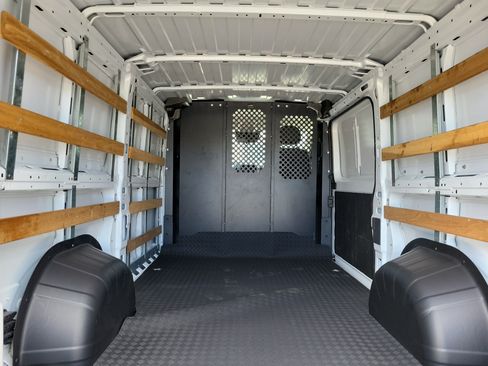 Used 2025 RAM ProMaster 2500 w/ U-Haul Equipment Group FWD image 11