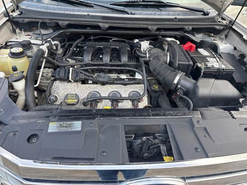 Used 2009 Ford Flex SE FWD image 13