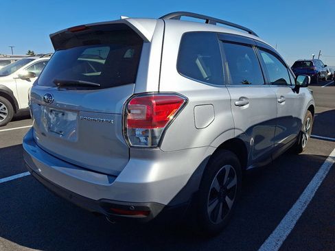 Used 2018 Subaru Forester 2.5i Limited AWD/4WD image 7
