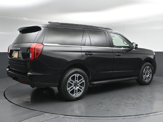 Certified 2025 Ford Expedition Active AWD/4WD image 7