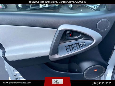 Used 2008 Toyota RAV4 Limited image 18