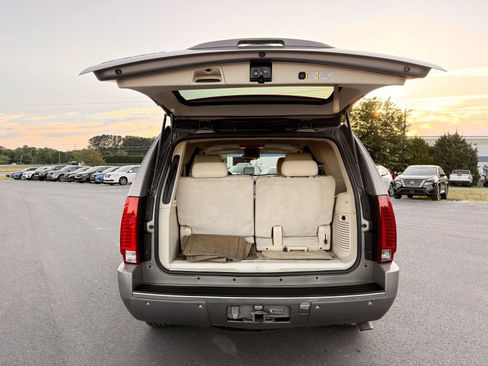Used 2007 Cadillac Escalade AWD w/ Information Package image 45