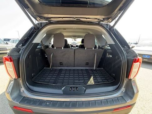 Used 2022 Ford Explorer XLT w/ Class IV Trailer Tow Package AWD/4WD image 18