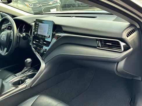 Used 2023 Toyota Camry SE w/ Convenience Package image 24