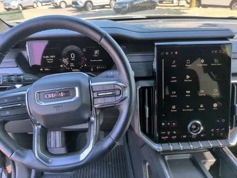 Certified 2025 GMC Acadia Elevation w/ Elevation Premium Package FWD image 28