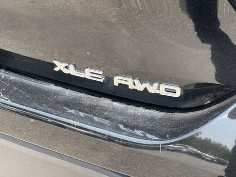 Used 2026 Toyota Highlander XLE AWD/4WD image 10