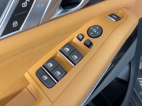 Used 2026 BMW X5 sDrive40i w/ Climate Comfort Package image 21