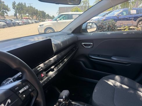 Used 2025 Kia K4 FWD image 33
