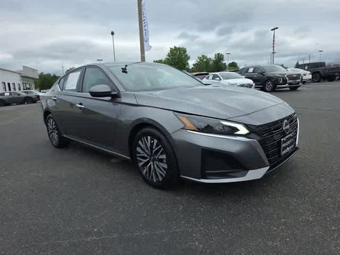 Used 2023 Nissan Altima 2.5 SV FWD image 6
