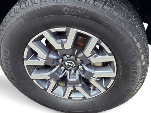 Used 2024 Nissan Frontier SL w/ Technology Package RWD image 13
