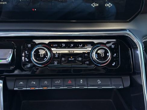 Used 2025 GMC Sierra 1500 Denali Ultimate image 13