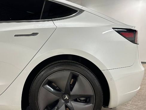 Used 2018 Tesla Model 3 Long Range image 9
