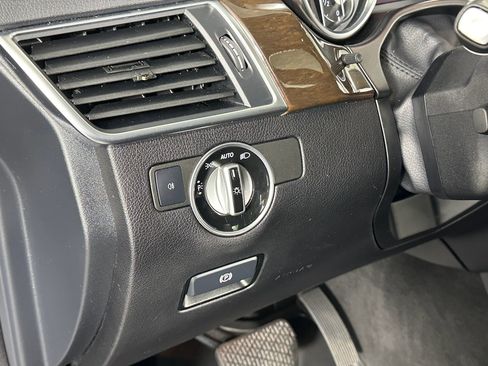 Used 2015 Mercedes-Benz GL 450 4MATIC image 27