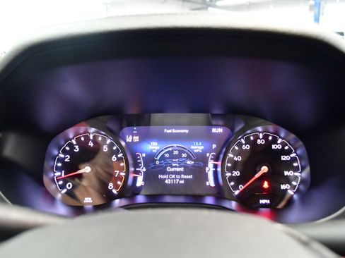 Used 2025 Jeep Compass Trailhawk AWD/4WD image 17