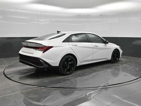 New 2026 Hyundai Elantra SEL Sport FWD image 7