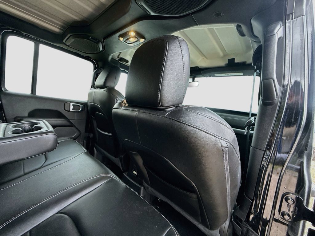 Certified 2022 Jeep Wrangler Unlimited Sahara w/ Cold Weather Group AWD/4WD image 31