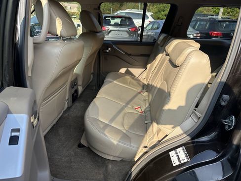 Used 2011 Nissan Pathfinder Silver AWD/4WD image 21