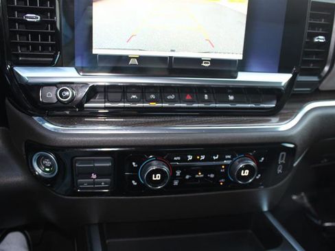 Used 2023 Chevrolet Silverado 1500 LT AWD/4WD image 19