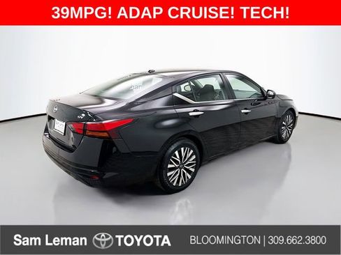 Used 2024 Nissan Altima 2.5 SV image 7