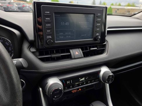 Used 2019 Toyota RAV4 XLE FWD image 28