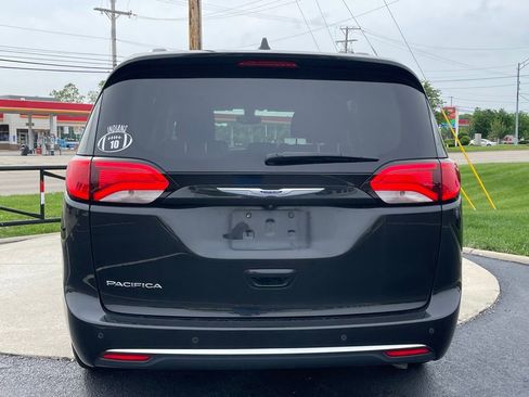 Used 2020 Chrysler Pacifica Touring-L Plus FWD image 6