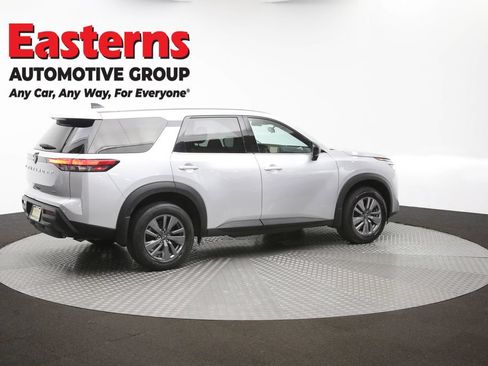 Used 2023 Nissan Pathfinder S AWD/4WD image 41
