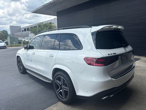 Used 2025 Mercedes-Benz GLS 450 4MATIC image 3