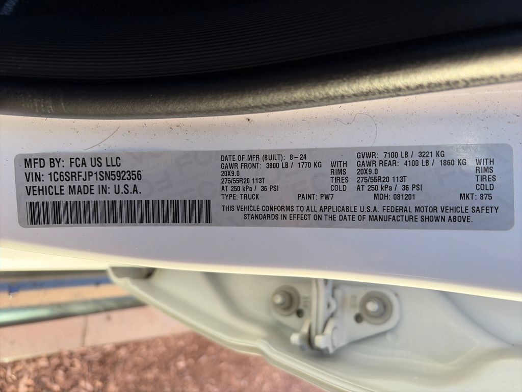 Used 2025 RAM 1500 Laramie AWD/4WD image 33