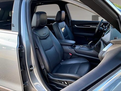 Used 2022 Cadillac XT5 Premium Luxury FWD image 7