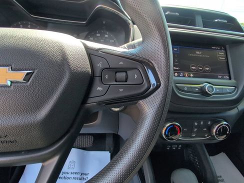 Used 2023 Chevrolet TrailBlazer LT FWD image 25