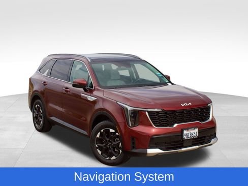 Used 2024 Kia Sorento S w/ Panoramic Sunroof Package AWD/4WD image 2