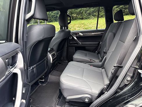 Used 2023 Lexus GX 460 Premium AWD/4WD image 12