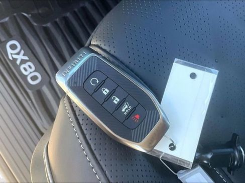 New 2026 INFINITI QX80 Autograph image 11