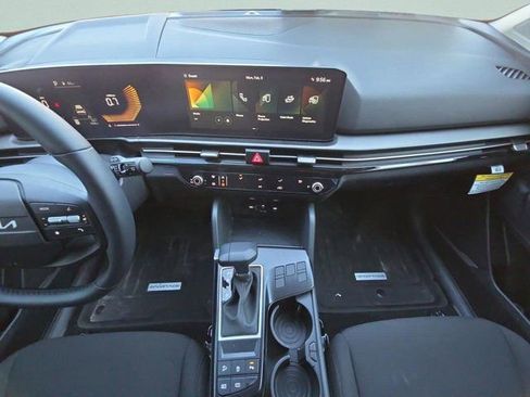 New 2026 Kia Sportage LX FWD image 16