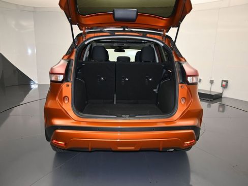 Used 2022 Nissan Kicks SV FWD image 23