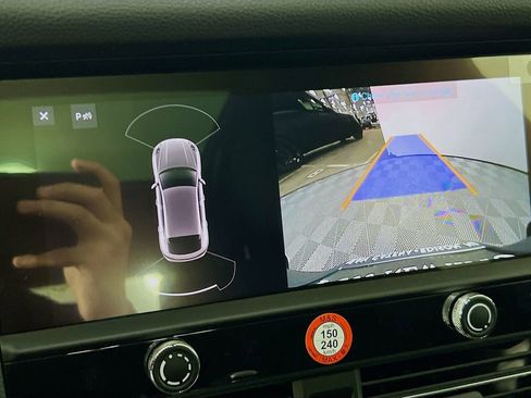 New 2026 Porsche Macan image 17