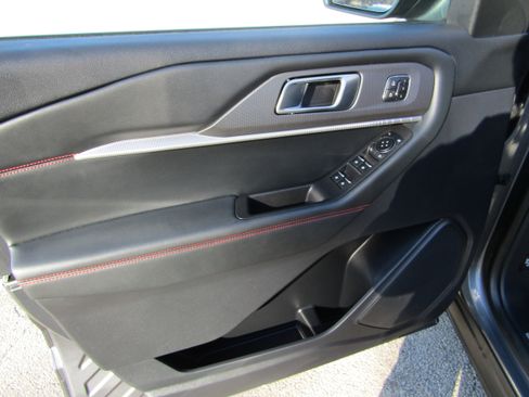 Certified 2025 Ford Explorer ST-Line w/ Premium Package image 10