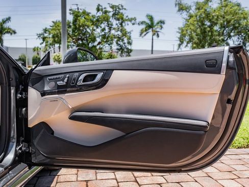 Used 2013 Mercedes-Benz SL 550 image 34