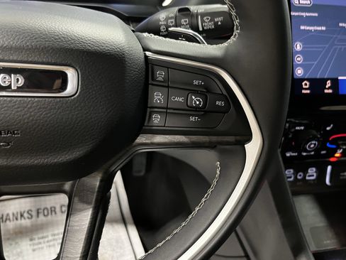 Used 2024 Jeep Grand Cherokee L Limited w/ Luxury Tech Group II image 23