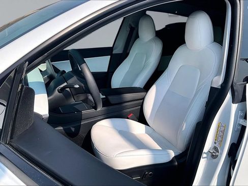 Used 2021 Tesla Model Y Long Range AWD/4WD image 25