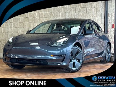 Used 2023 Tesla Model 3 Standard Range image 1